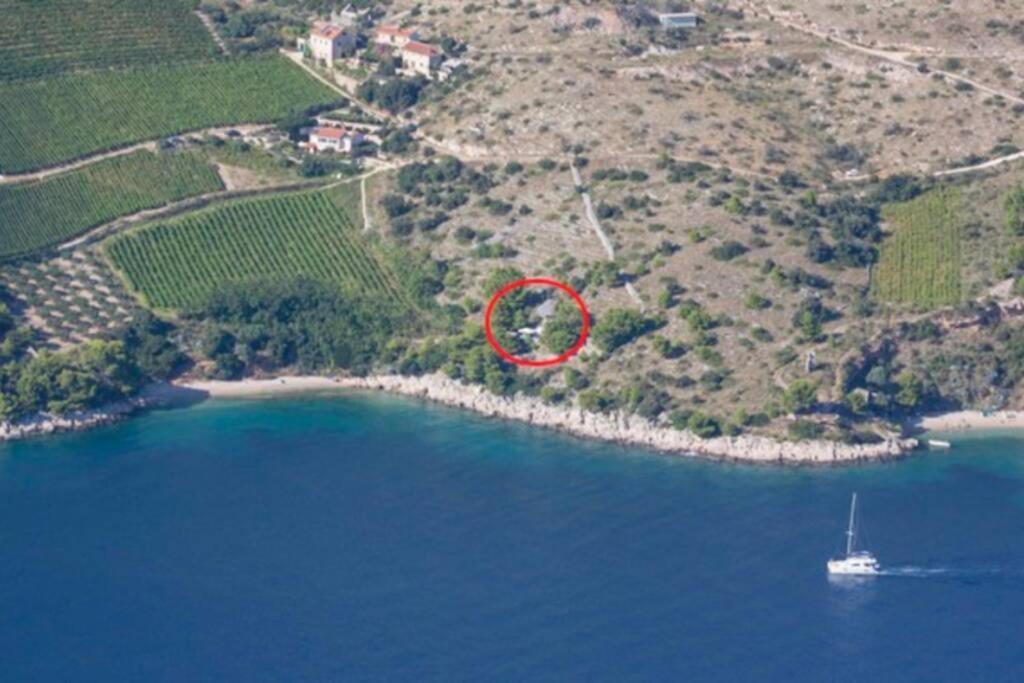 A Small Stone House By The Sea, In A Wineyard Nerezisca 外观 照片