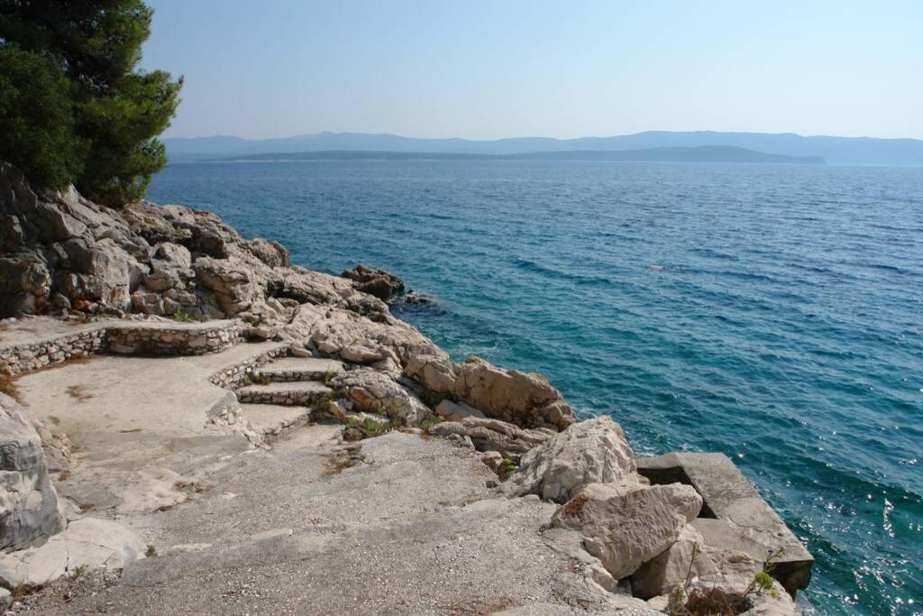 A Small Stone House By The Sea, In A Wineyard Nerezisca 外观 照片